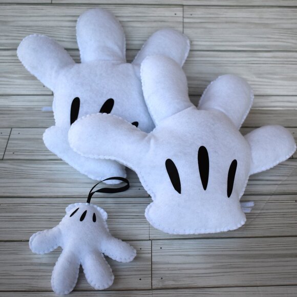 Christmas Mickey felt glove /wreath attachment/ tree decor - Picture 4 of 8